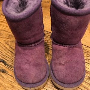 Ugg girl boots in purple, size 8 kid